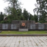 Братская могила советских воинов