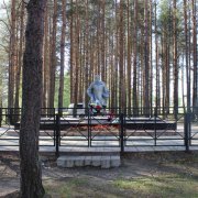 Братская могила советских воинов,  п. Летнереченский